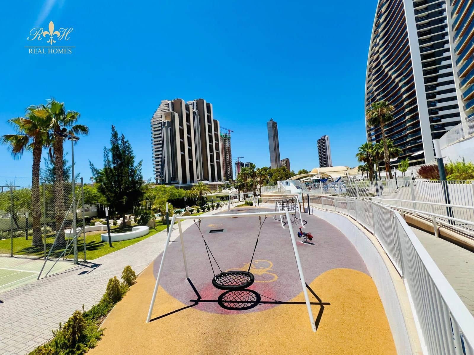 2 quarto Apartamento para venda em Benidorm com piscina garagem - 680 000 € (Ref: 10079793)