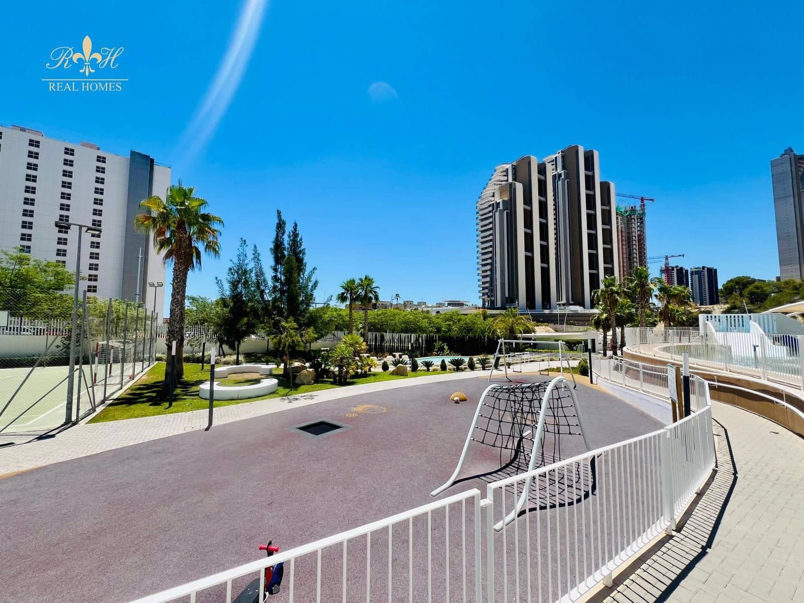 2 quarto Apartamento para venda em Benidorm com piscina garagem - 680 000 € (Ref: 10079793)