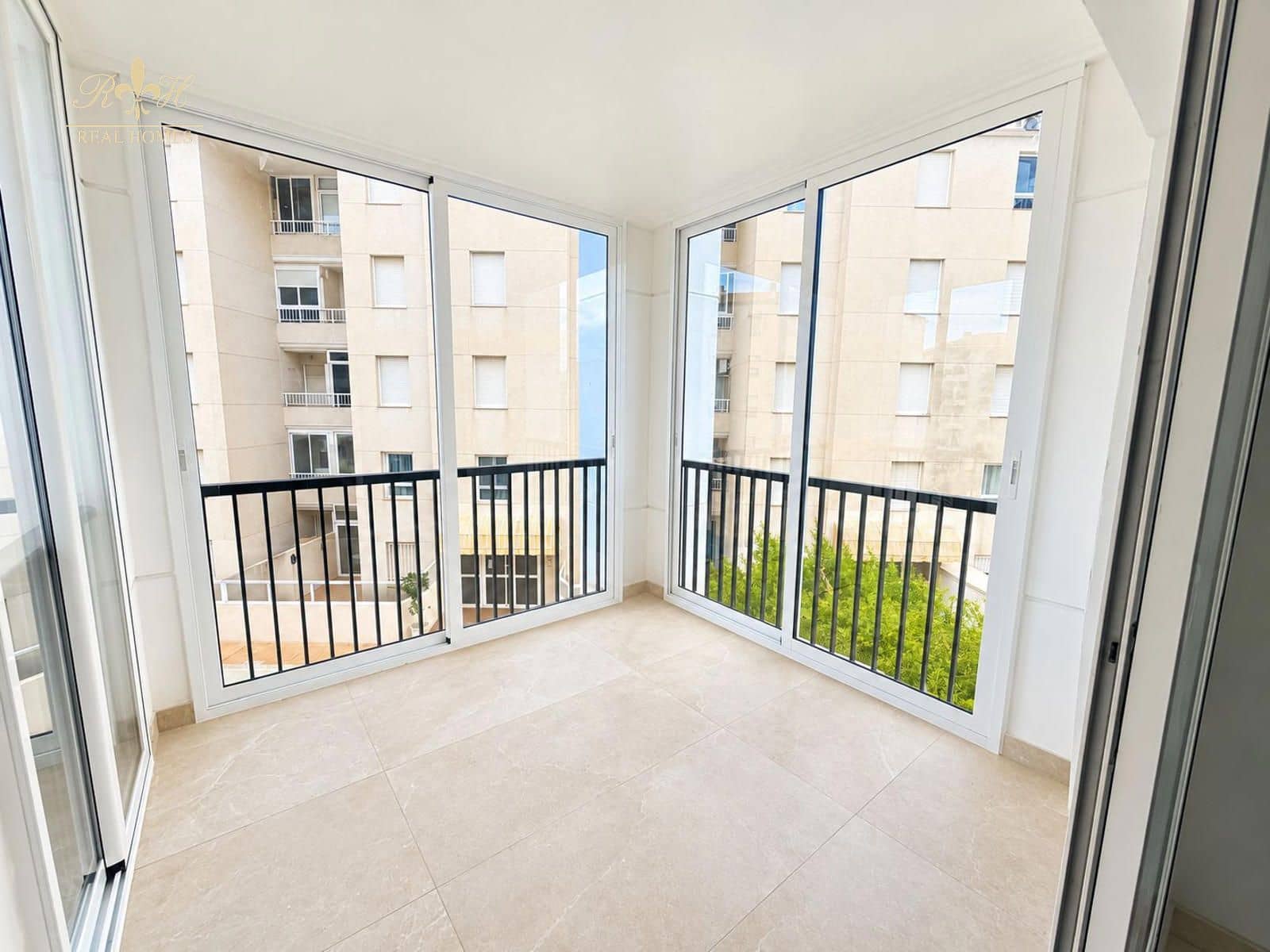 3 soverom Leilighet til leie i Albir med svømmebasseng garasje - € 1 300 (Ref: 10091331)