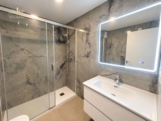 Appartement de 3 chambres à louer à Albir, Alfaz del Pi / L'Alfàs del Pi avec piscine garage - 1 300 € (Ref: 10091331)