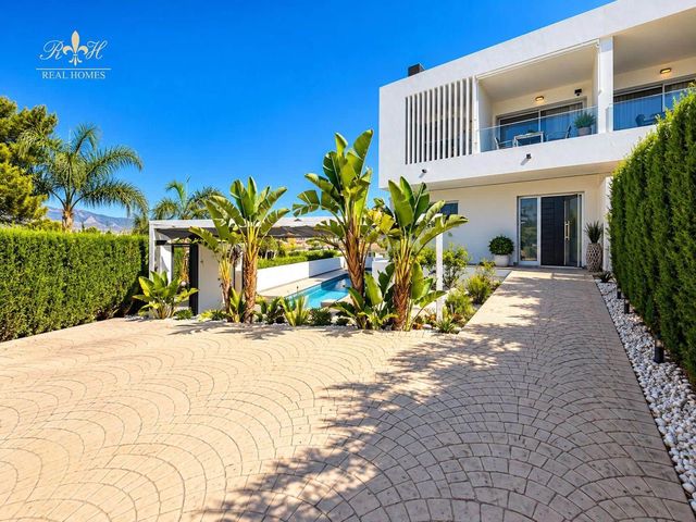 4 makuuhuone Omakotitalo myytävänä paikassa Albir, Alfaz del Pi / L'Alfàs del Pi mukana uima-altaan - 790 000 € (Ref: 10099415)
