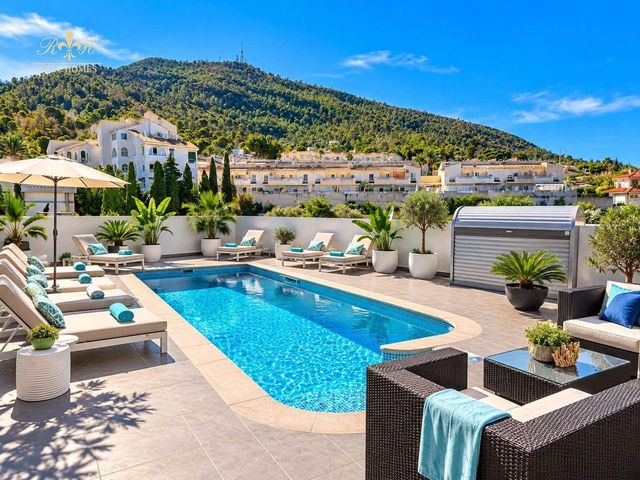 4 makuuhuone Omakotitalo myytävänä paikassa Albir, Alfaz del Pi / L'Alfàs del Pi mukana uima-altaan - 790 000 € (Ref: 10099415)