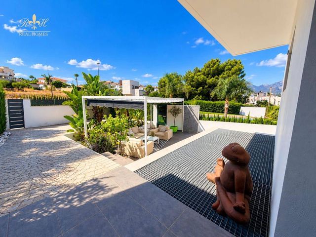 4 makuuhuone Omakotitalo myytävänä paikassa Albir, Alfaz del Pi / L'Alfàs del Pi mukana uima-altaan - 790 000 € (Ref: 10099415)