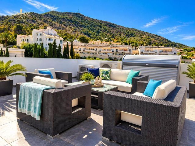 4 makuuhuone Omakotitalo myytävänä paikassa Albir, Alfaz del Pi / L'Alfàs del Pi mukana uima-altaan - 790 000 € (Ref: 10099415)