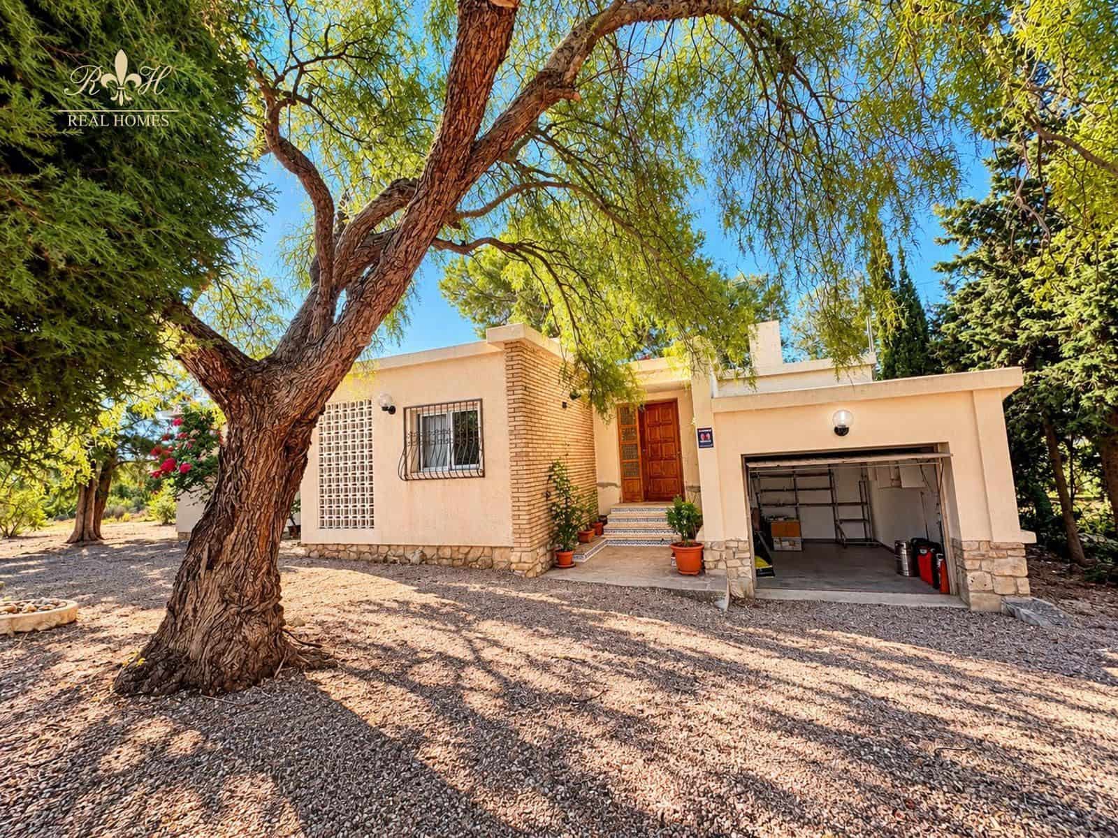 3 bedroom Villa for sale in Benidorm with pool garage - € 890,000 (Ref: 10099417)