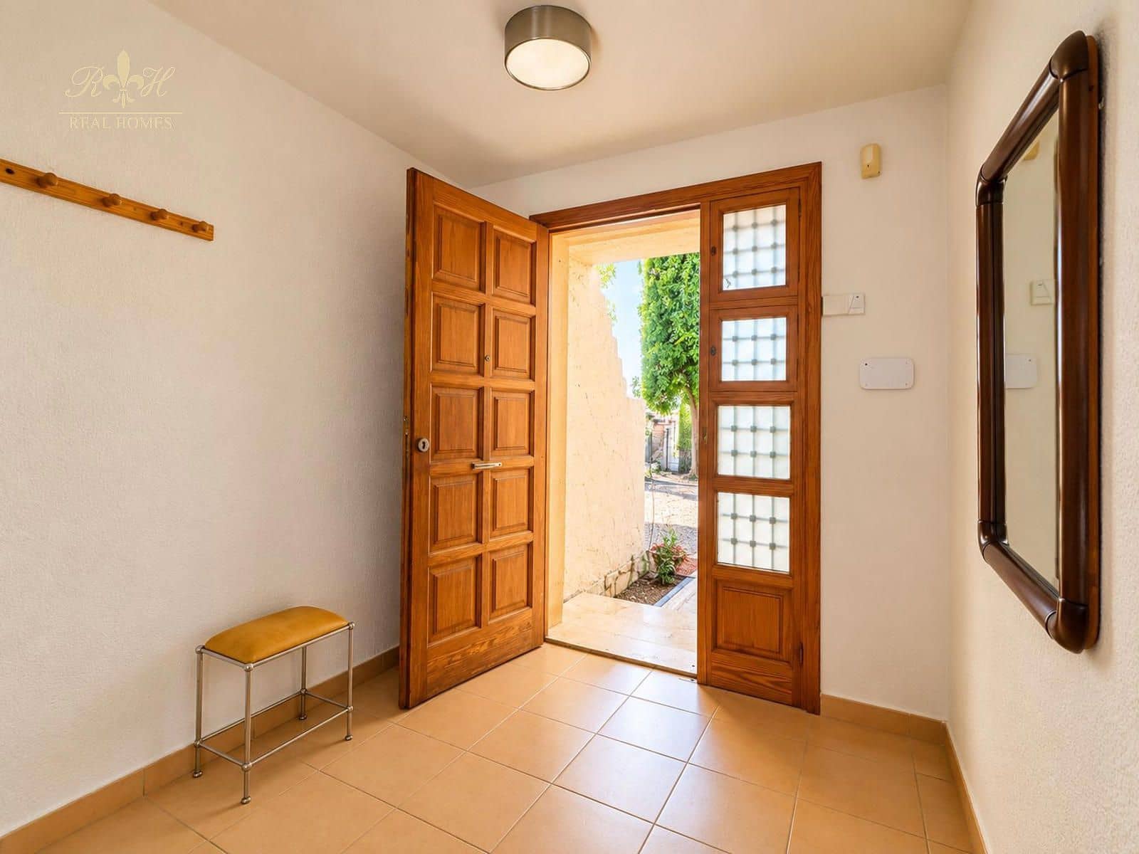 3 bedroom Villa for sale in Benidorm with pool garage - € 890,000 (Ref: 10099417)
