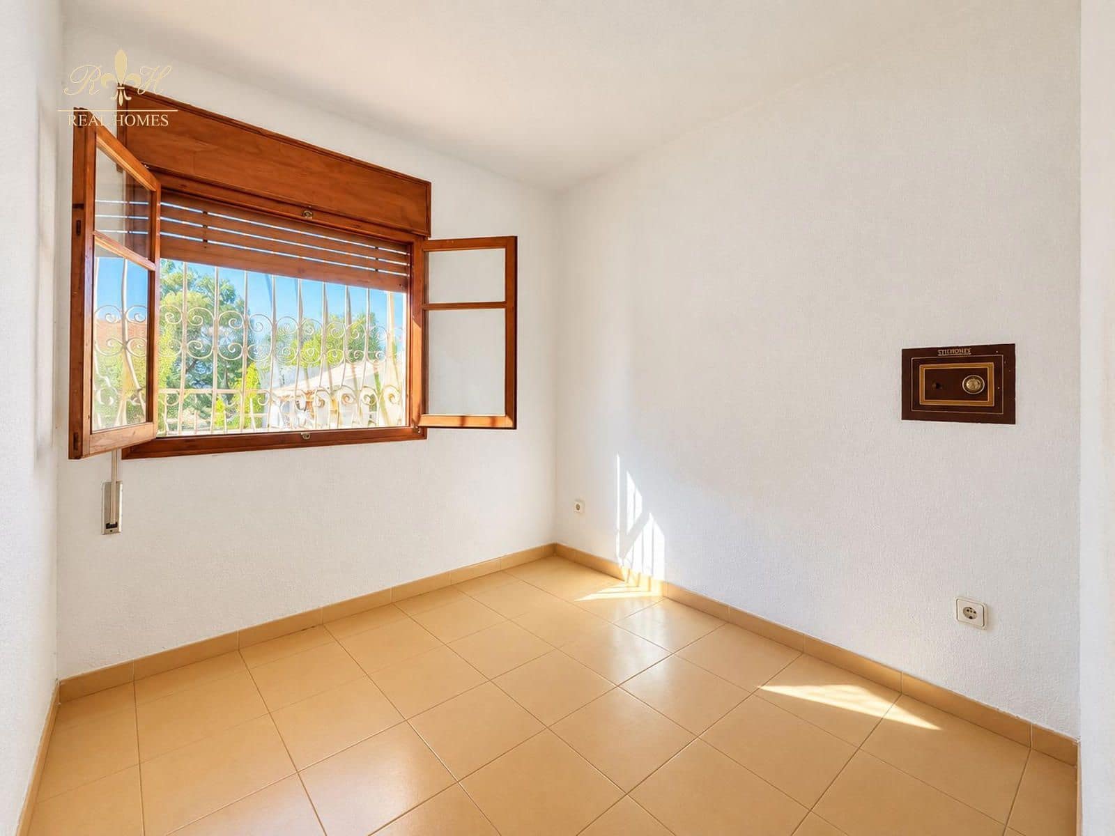 3 bedroom Villa for sale in Benidorm with pool garage - € 890,000 (Ref: 10099417)
