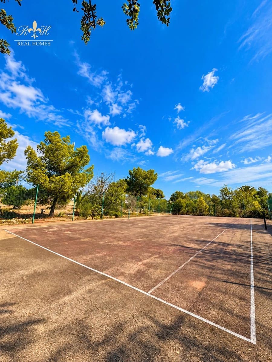 3 bedroom Villa for sale in Benidorm with pool garage - € 890,000 (Ref: 10099417)