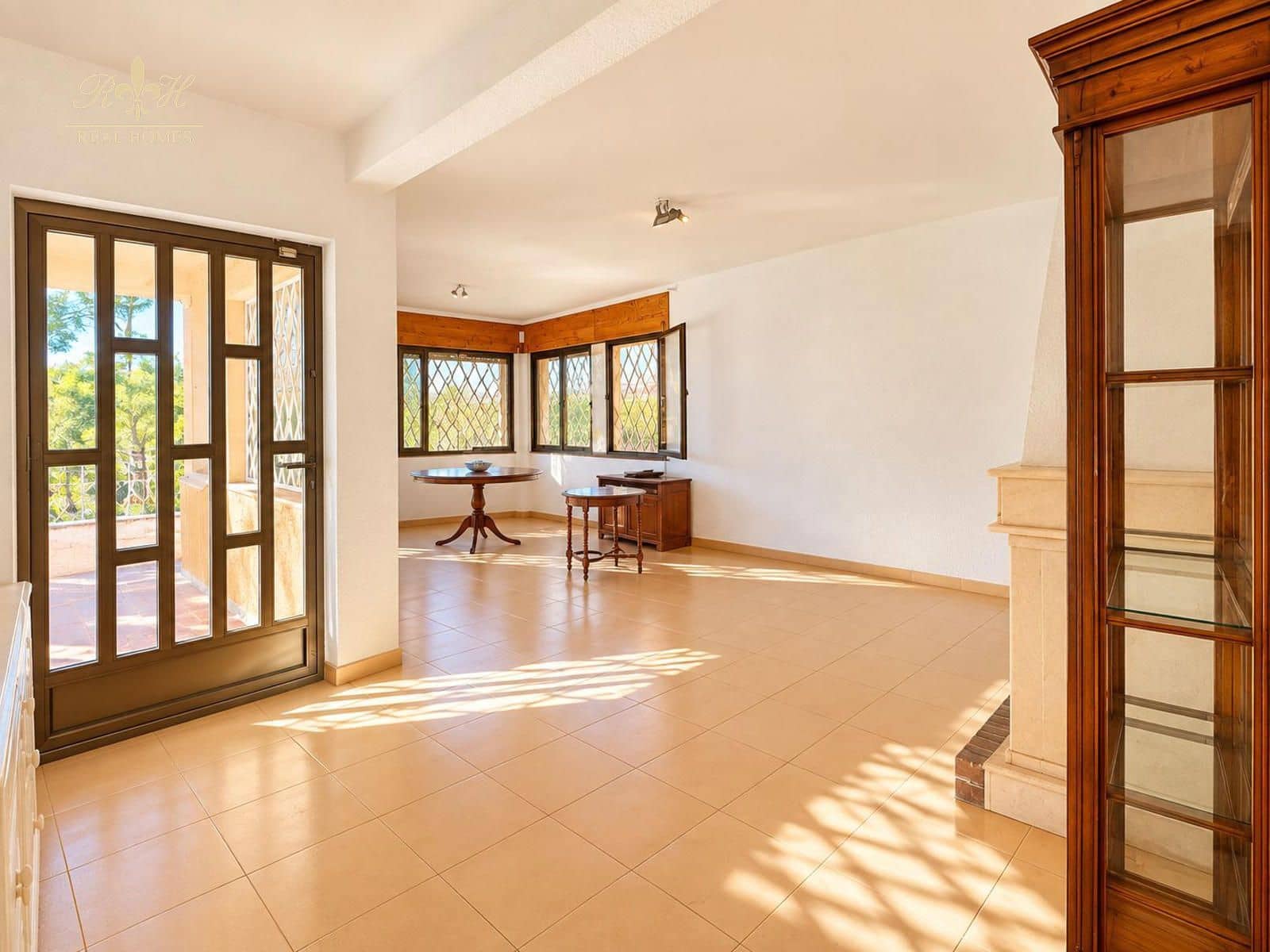 3 bedroom Villa for sale in Benidorm with pool garage - € 890,000 (Ref: 10099417)