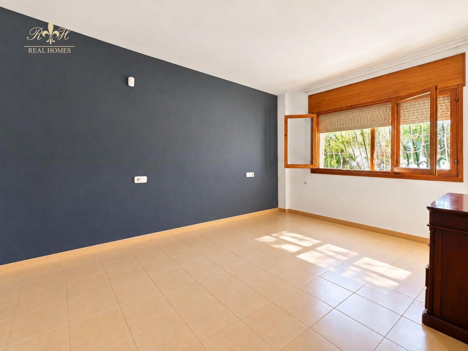 3 bedroom Villa for sale in Benidorm with pool garage - € 890,000 (Ref: 10099417)