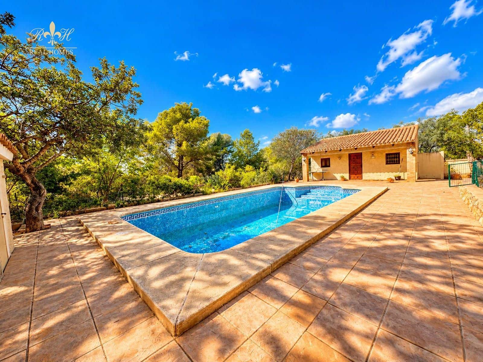 3 bedroom Villa for sale in Benidorm with pool garage - € 890,000 (Ref: 10099417)