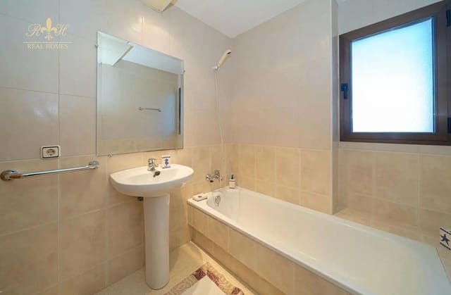Piso de 3 habitaciones en Poniente, Benidorm en venta con piscina garaje - 449.900 € (Ref: 10113515)