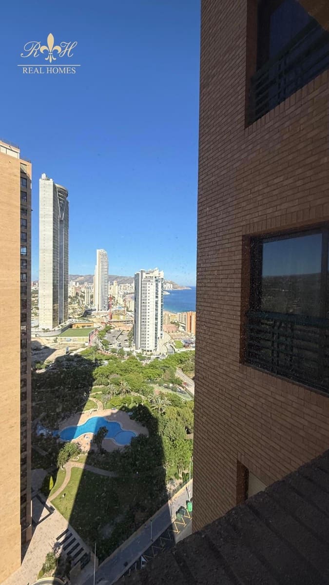 Piso de 3 habitaciones en Benidorm en venta con piscina garaje - 449.900 € (Ref: 10113515)
