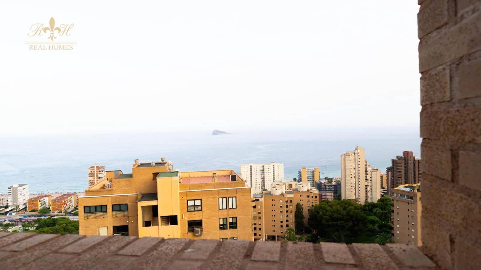 Piso de 3 habitaciones en Benidorm en venta con piscina garaje - 449.900 € (Ref: 10113515)
