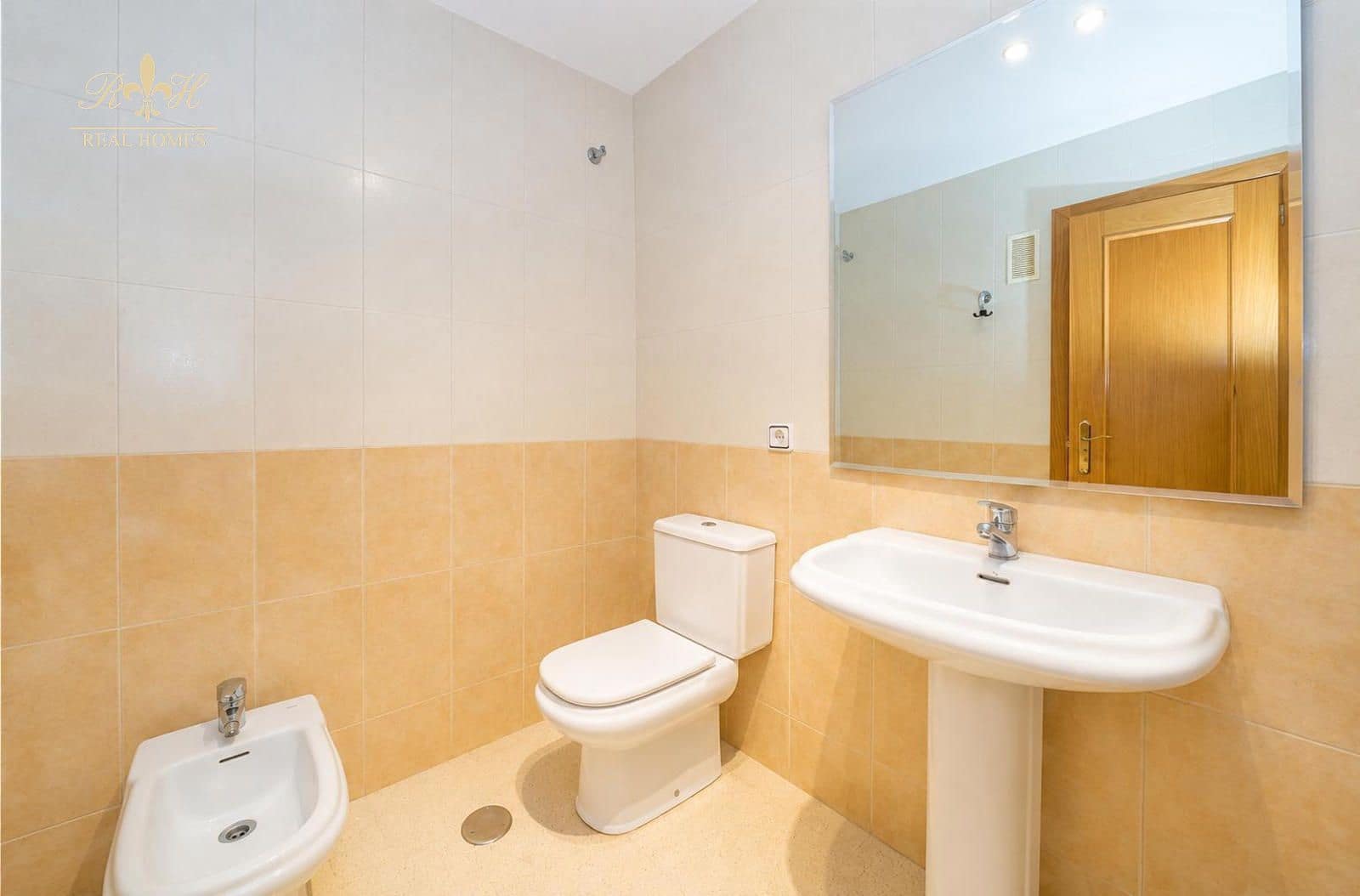 Piso de 3 habitaciones en Benidorm en venta con piscina garaje - 449.900 € (Ref: 10113515)