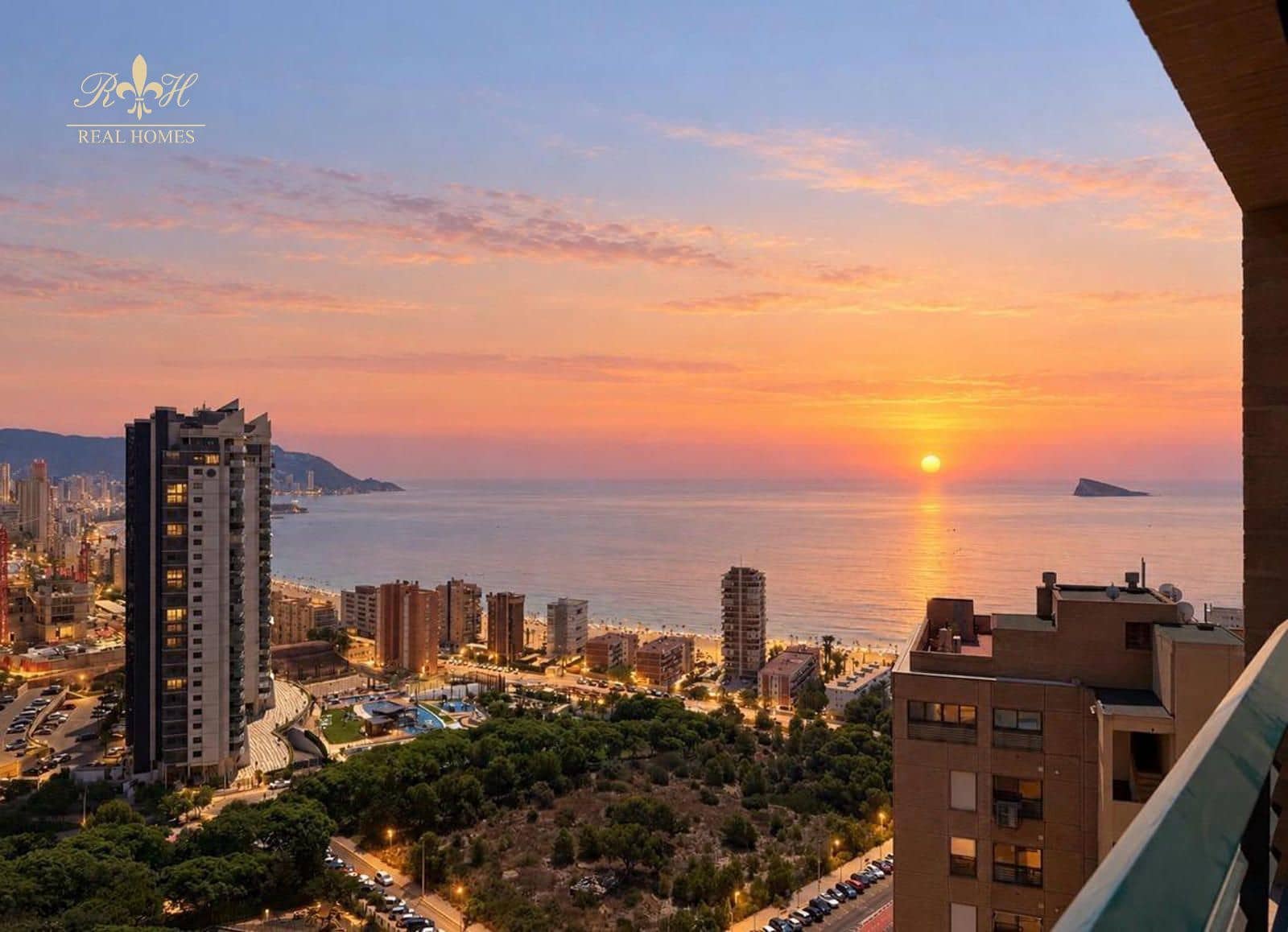 Piso de 3 habitaciones en Benidorm en venta con piscina garaje - 449.900 € (Ref: 10113515)