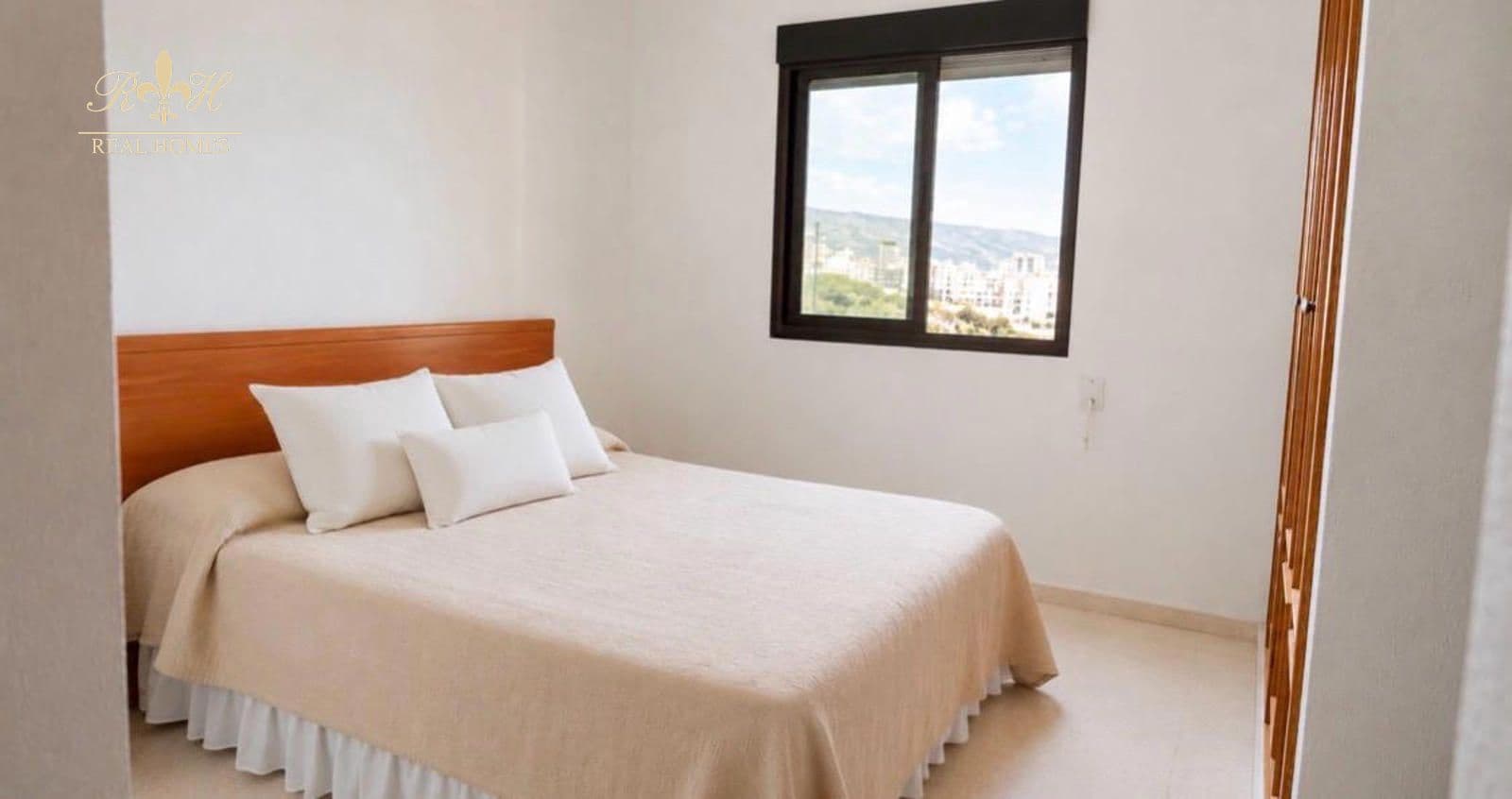 Piso de 3 habitaciones en Benidorm en venta con piscina garaje - 449.900 € (Ref: 10113515)