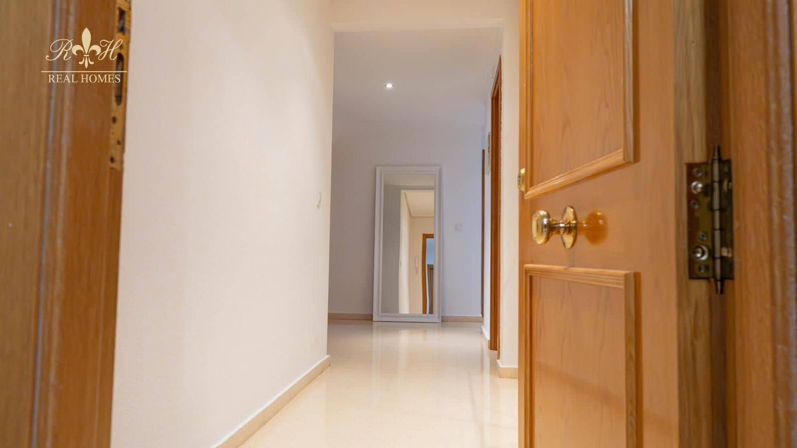 Piso de 3 habitaciones en Benidorm en venta con piscina garaje - 449.900 € (Ref: 10113515)