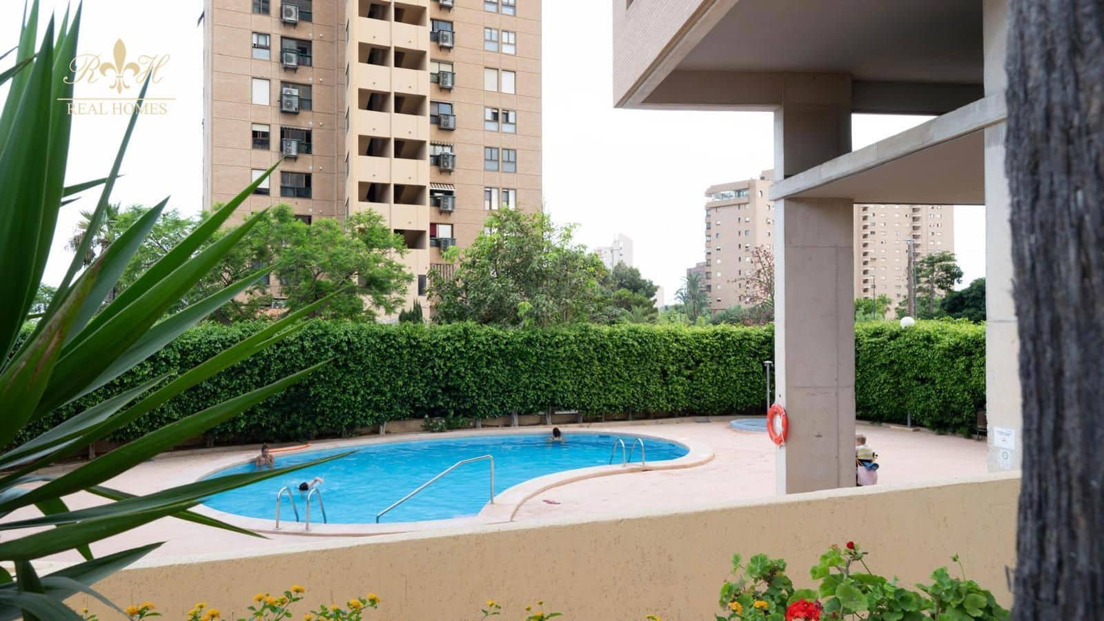 Piso de 3 habitaciones en Benidorm en venta con piscina garaje - 449.900 € (Ref: 10113515)