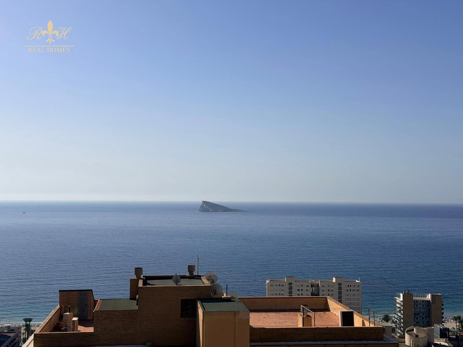 Piso de 3 habitaciones en Benidorm en venta con piscina garaje - 449.900 € (Ref: 10113515)