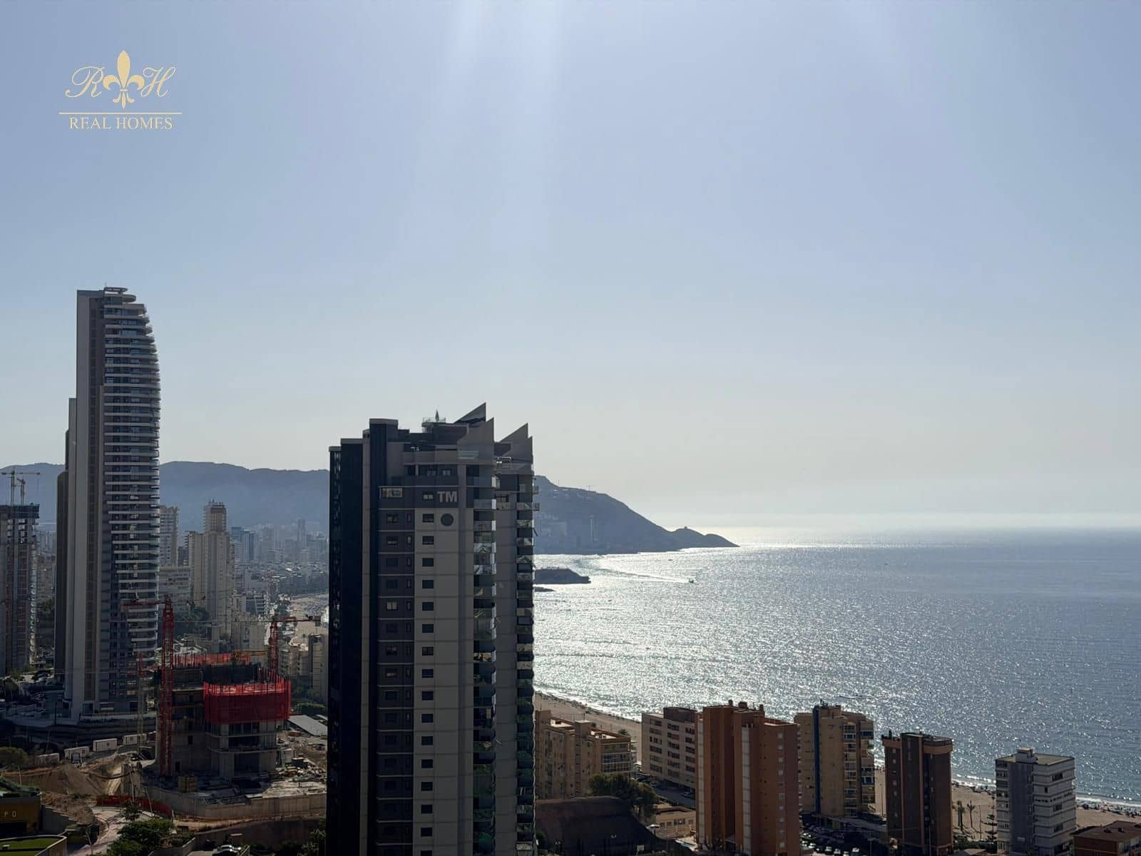Piso de 3 habitaciones en Benidorm en venta con piscina garaje - 449.900 € (Ref: 10113515)
