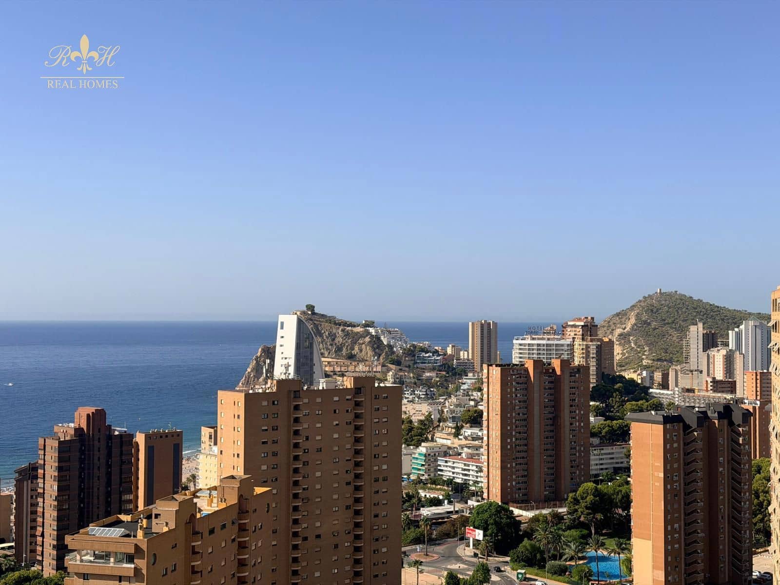Piso de 3 habitaciones en Benidorm en venta con piscina garaje - 449.900 € (Ref: 10113515)
