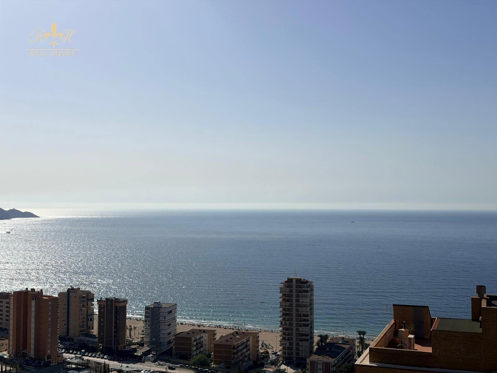 Piso de 3 habitaciones en Benidorm en venta con piscina garaje - 449.900 € (Ref: 10113515)