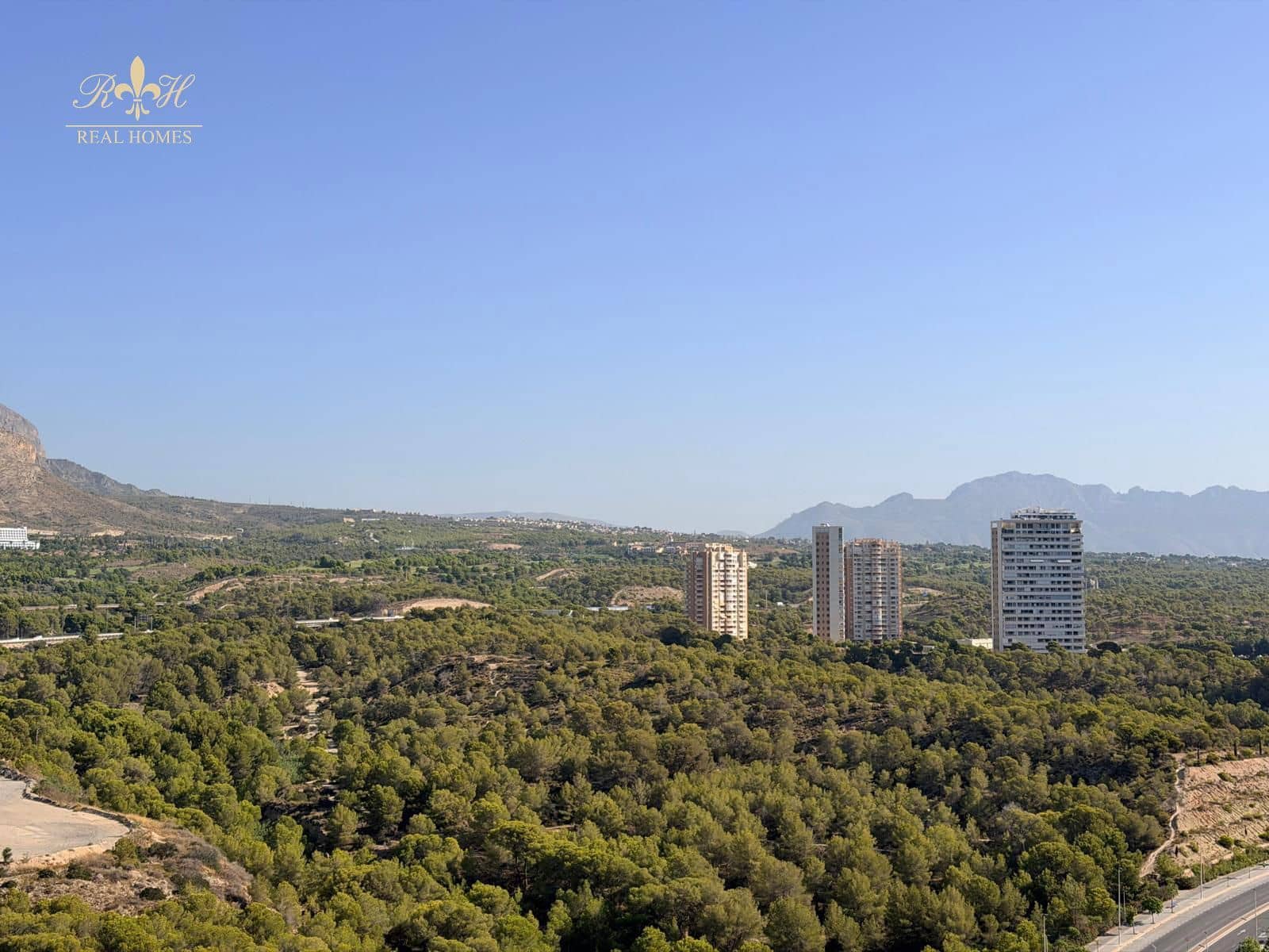 Piso de 3 habitaciones en Benidorm en venta con piscina garaje - 449.900 € (Ref: 10113515)