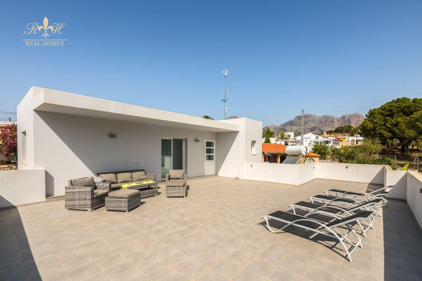 5 quarto Moradia para arrendar em Alfaz del Pi / L'Alfas del Pi com piscina - 2 500 € (Ref: 5702689)