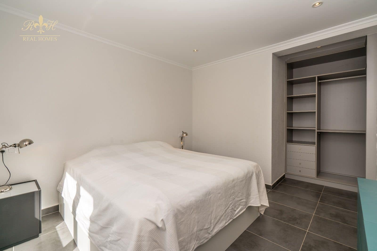 5 quarto Moradia para arrendar em Alfaz del Pi / L'Alfas del Pi com piscina - 2 500 € (Ref: 5702689)
