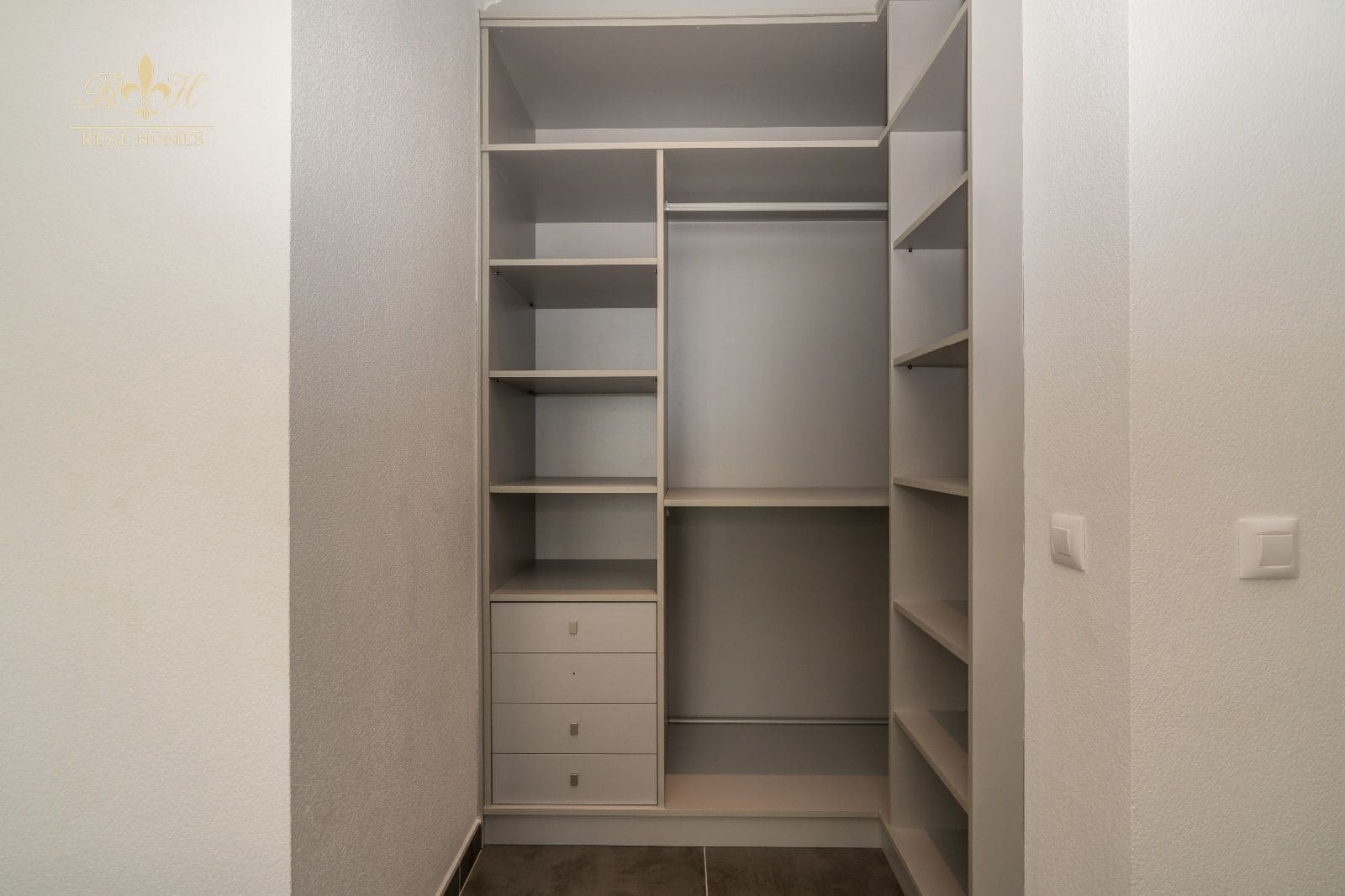 5 quarto Moradia para arrendar em Alfaz del Pi / L'Alfas del Pi com piscina - 2 500 € (Ref: 5702689)
