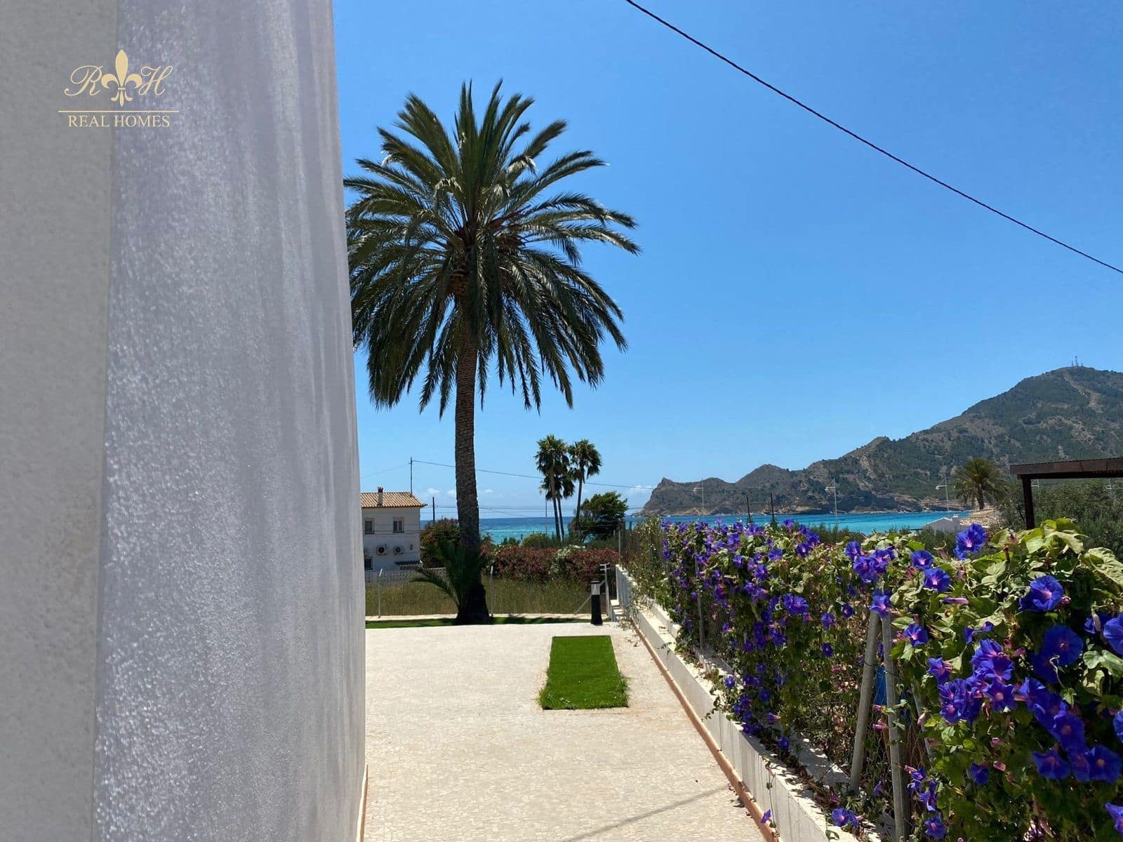 2 bedroom Villa for rent in Altea with garage - € 2,400 (Ref: 6256260)