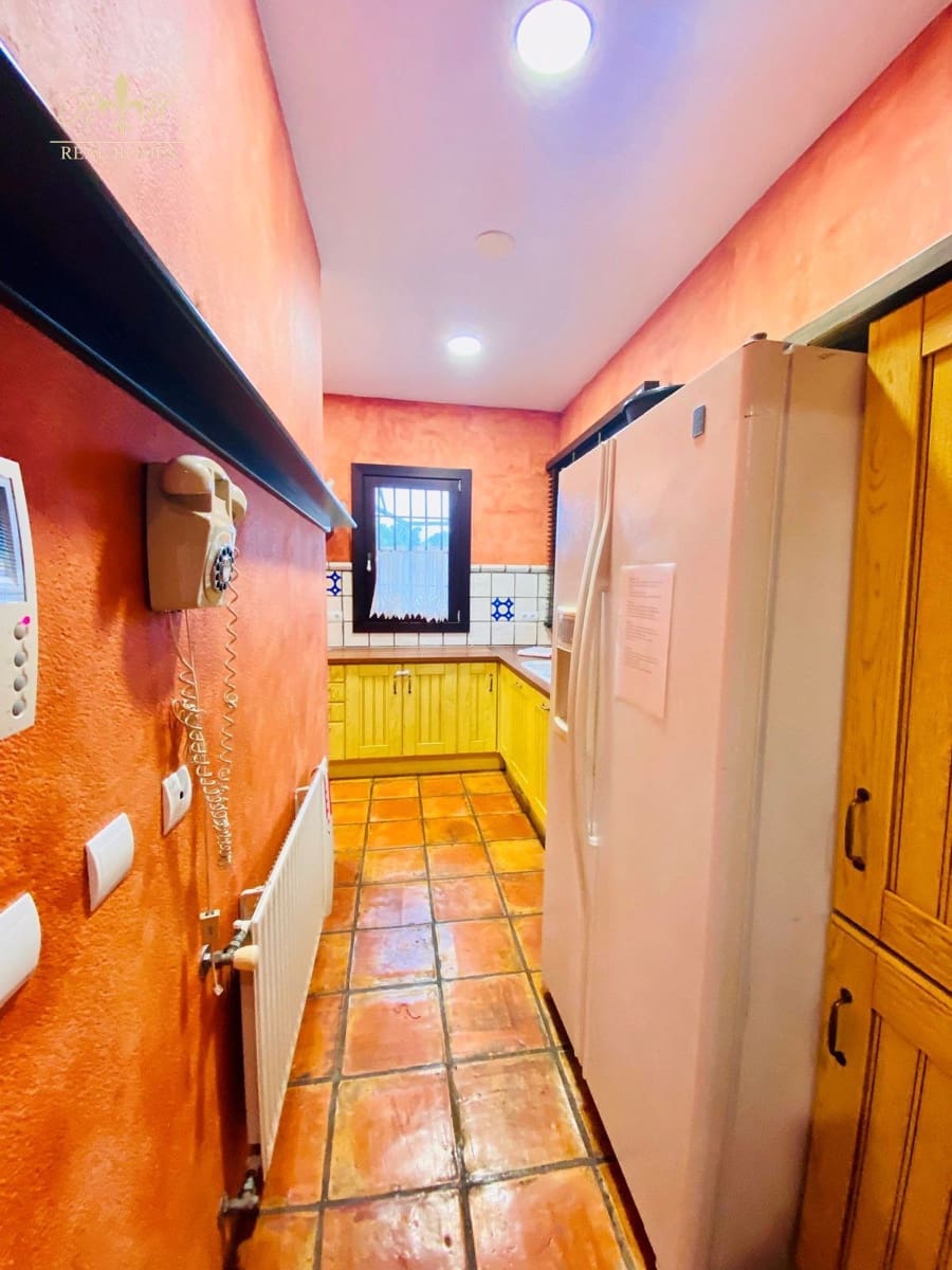 3 makuuhuone Huvila vuokrattavana paikassa Albir mukana uima-altaan - 2 500 € (Ref: 6533578)