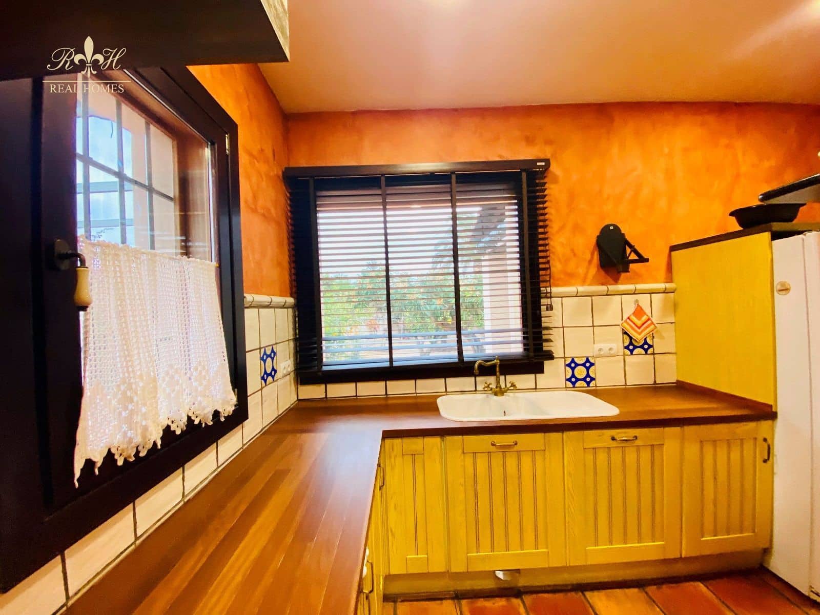 3 makuuhuone Huvila vuokrattavana paikassa Albir mukana uima-altaan - 2 500 € (Ref: 6533578)