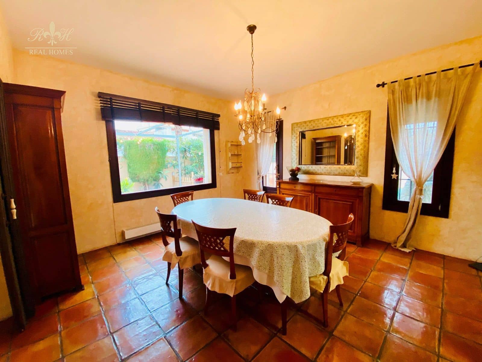 3 makuuhuone Huvila vuokrattavana paikassa Albir mukana uima-altaan - 2 500 € (Ref: 6533578)