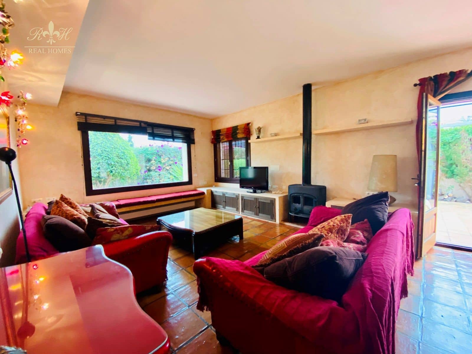 3 makuuhuone Huvila vuokrattavana paikassa Albir mukana uima-altaan - 2 500 € (Ref: 6533578)