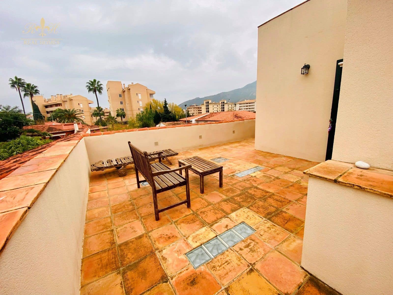 3 makuuhuone Huvila vuokrattavana paikassa Albir mukana uima-altaan - 2 500 € (Ref: 6533578)