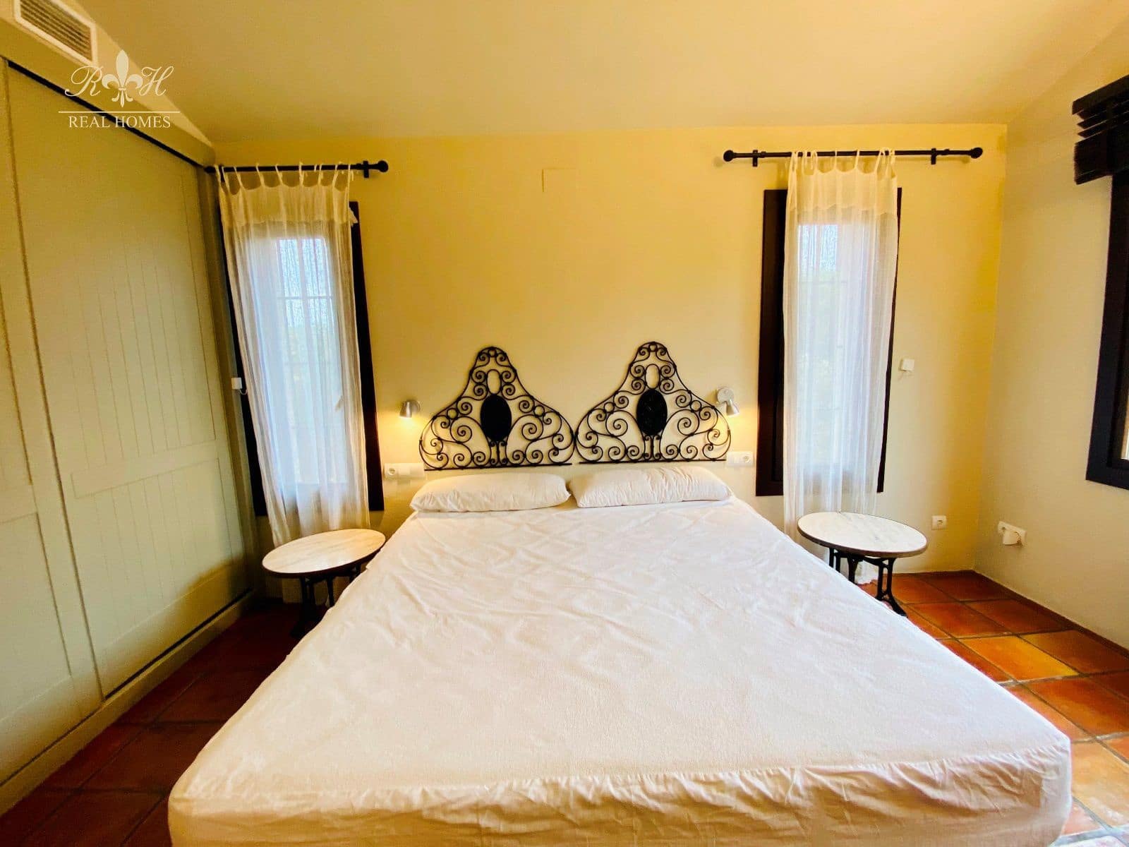 3 makuuhuone Huvila vuokrattavana paikassa Albir mukana uima-altaan - 2 500 € (Ref: 6533578)