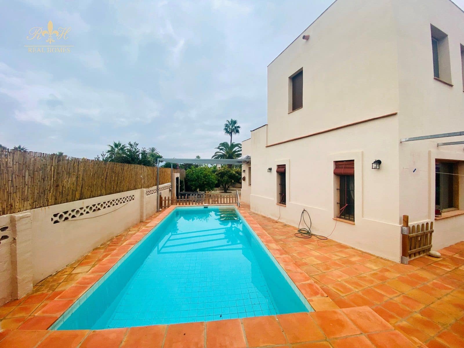 3 makuuhuone Huvila vuokrattavana paikassa Albir mukana uima-altaan - 2 500 € (Ref: 6533578)