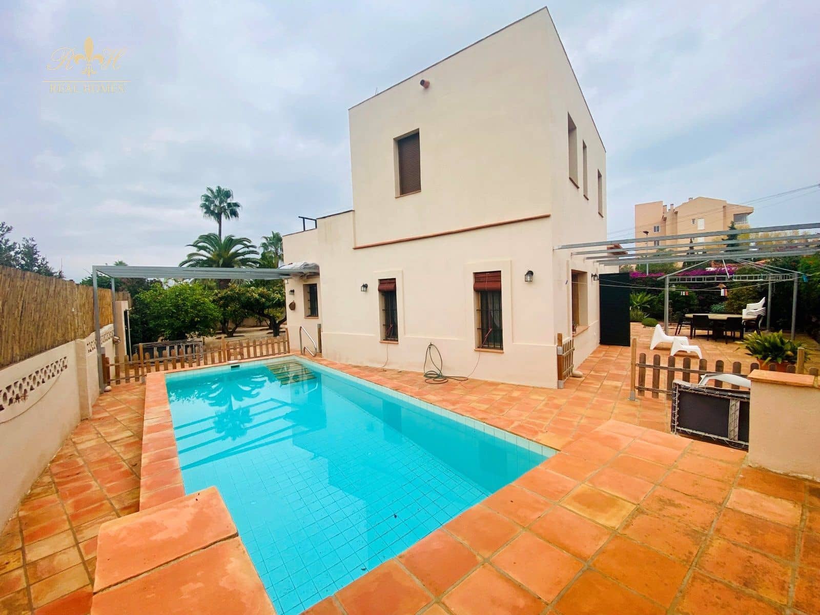 3 makuuhuone Huvila vuokrattavana paikassa Albir mukana uima-altaan - 2 500 € (Ref: 6533578)