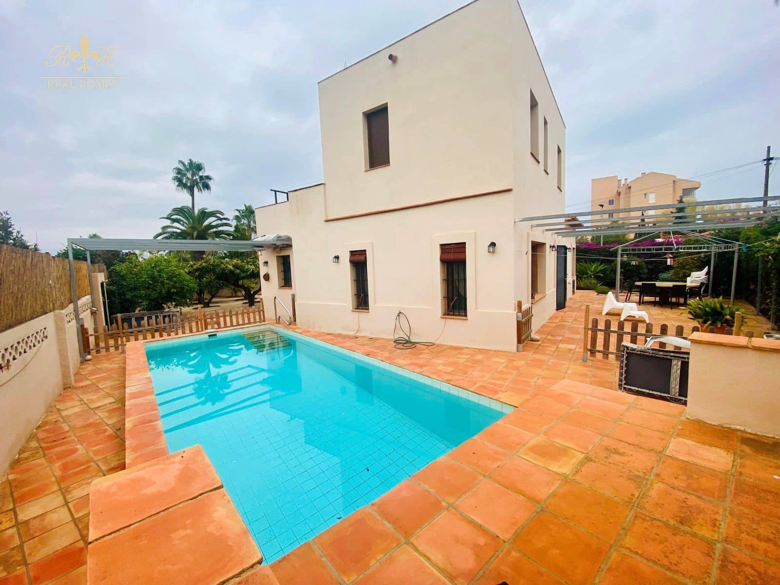 3 makuuhuone Huvila vuokrattavana paikassa Albir mukana uima-altaan - 2 500 € (Ref: 6533578)