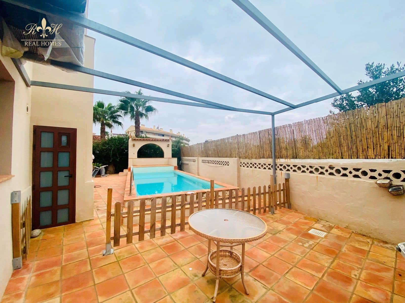 3 makuuhuone Huvila vuokrattavana paikassa Albir mukana uima-altaan - 2 500 € (Ref: 6533578)