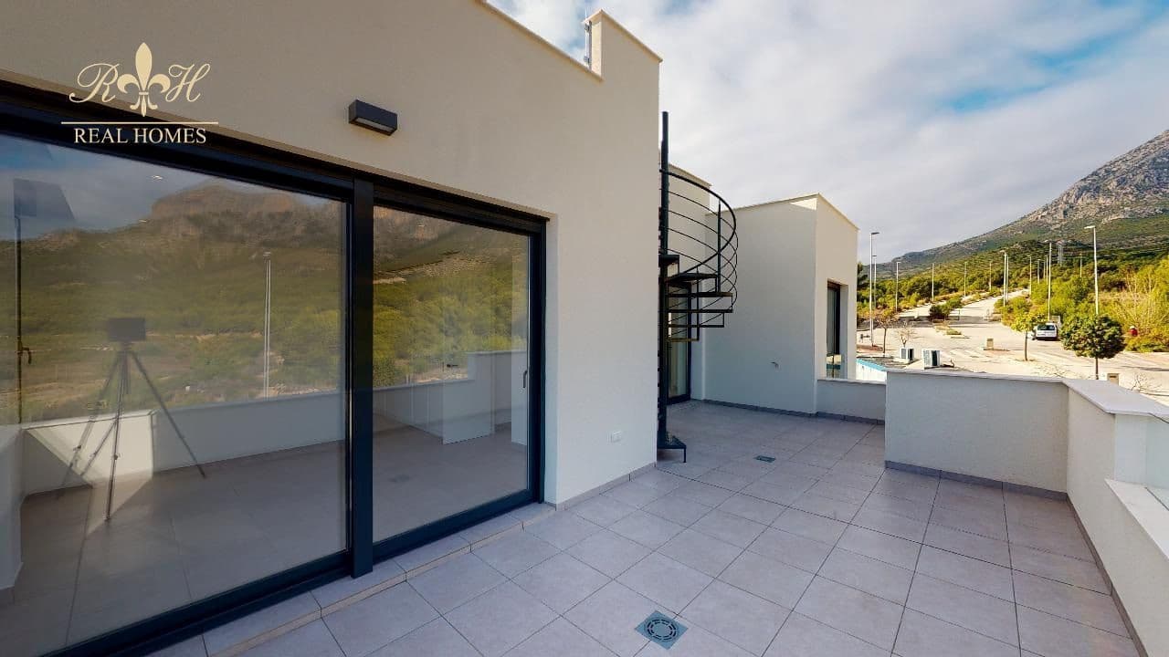 3 Zimmer Villa zu verkaufen in Polop mit Pool Garage - 570.000 € (Ref: 6593641)