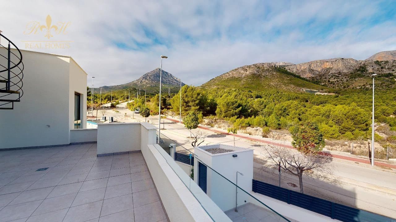 3 Zimmer Villa zu verkaufen in Polop mit Pool Garage - 570.000 € (Ref: 6593641)