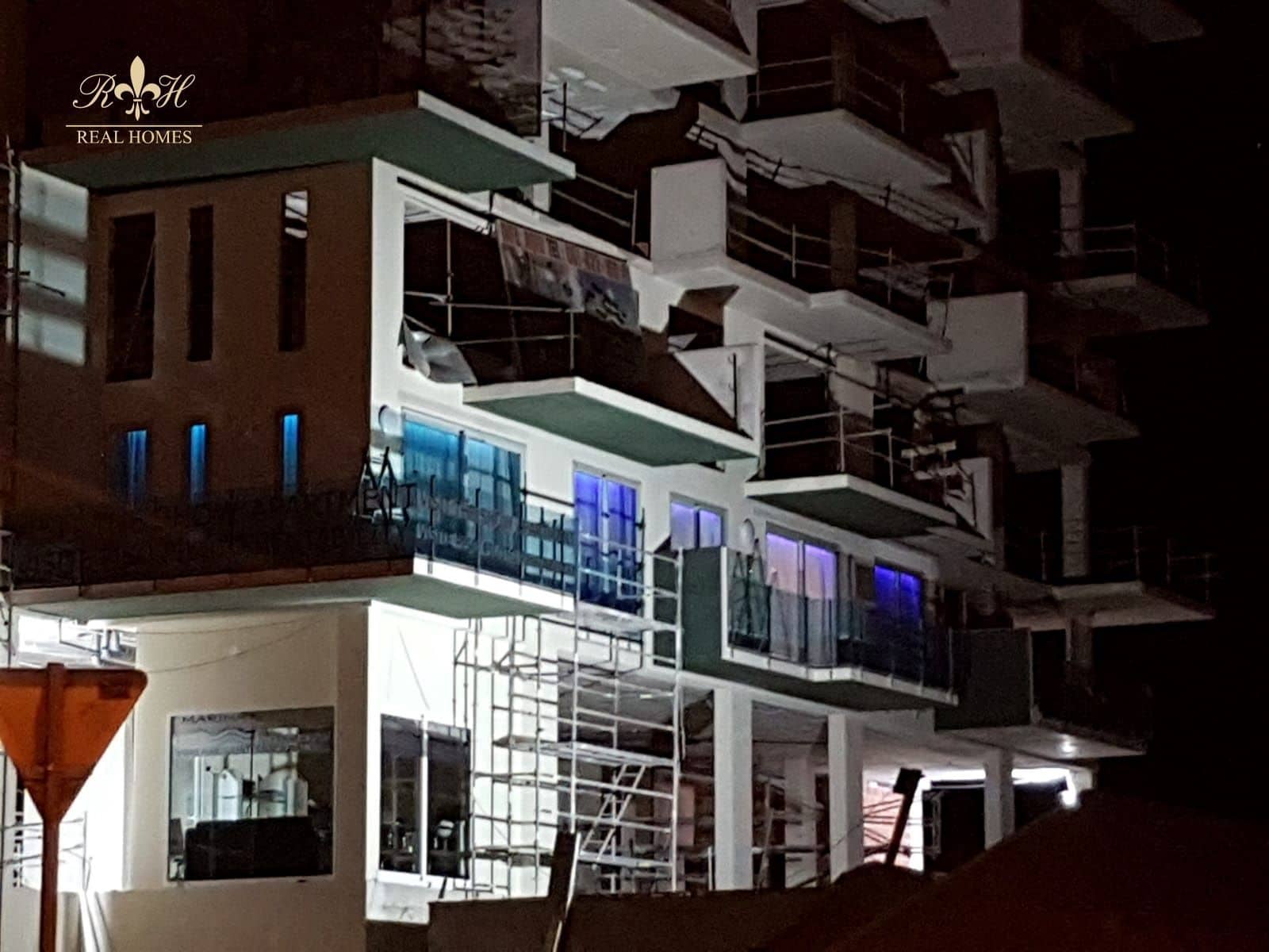 2 soverom Leilighet til salgs i Benidorm med svømmebasseng garasje - € 230 210 (Ref: 6893402)