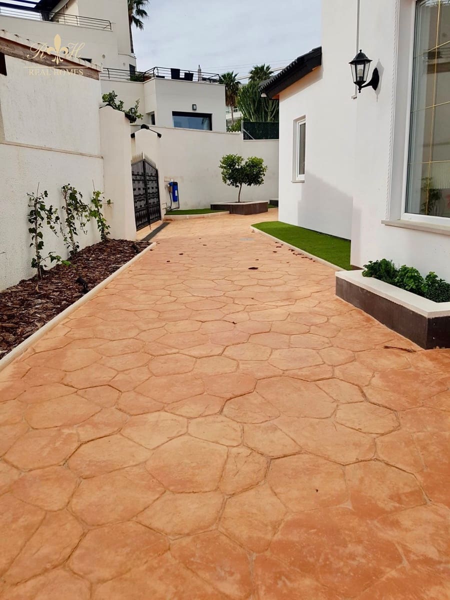 3 soveværelse Villa til salg i Albir med swimmingpool garage - € 1.349.000 (Ref: 6993065)