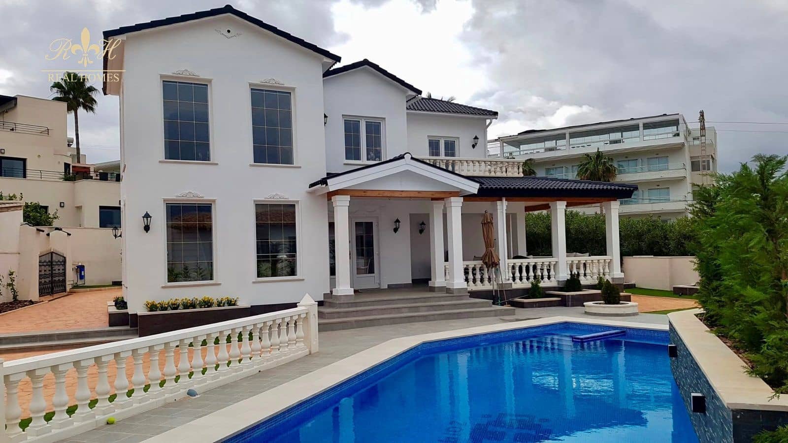 3 soveværelse Villa til salg i Albir med swimmingpool garage - € 1.349.000 (Ref: 6993065)