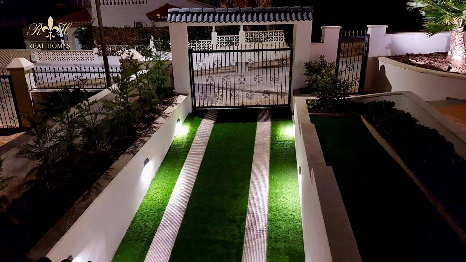 3 soveværelse Villa til salg i Albir med swimmingpool garage - € 1.349.000 (Ref: 6993065)