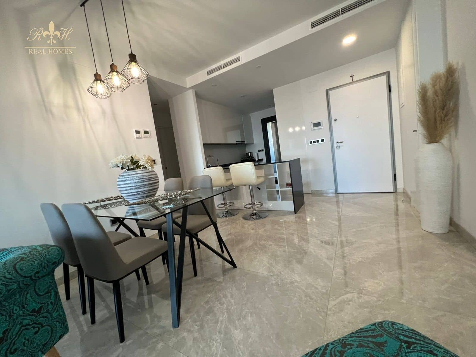 2 soveværelse Lejlighed til leje i Benidorm med swimmingpool garage - € 2.500 (Ref: 7015760)