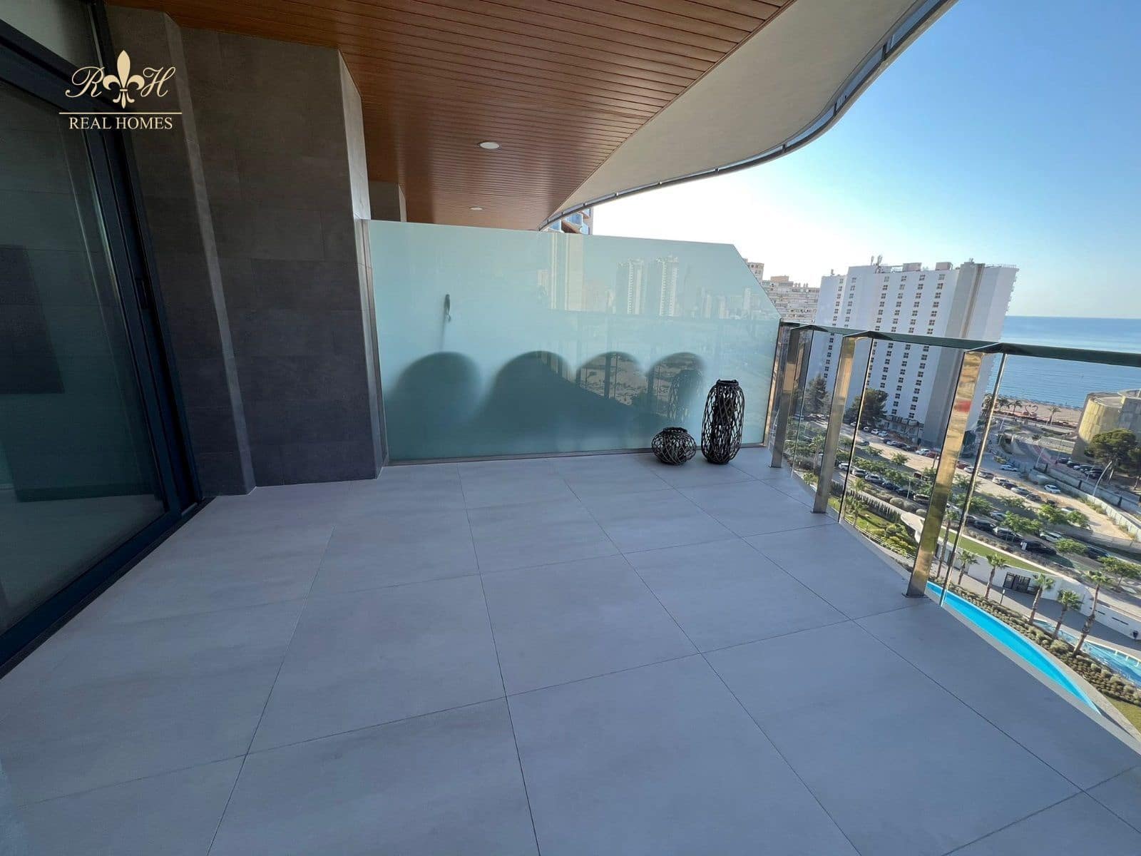 2 soveværelse Lejlighed til leje i Benidorm med swimmingpool garage - € 2.500 (Ref: 7015760)